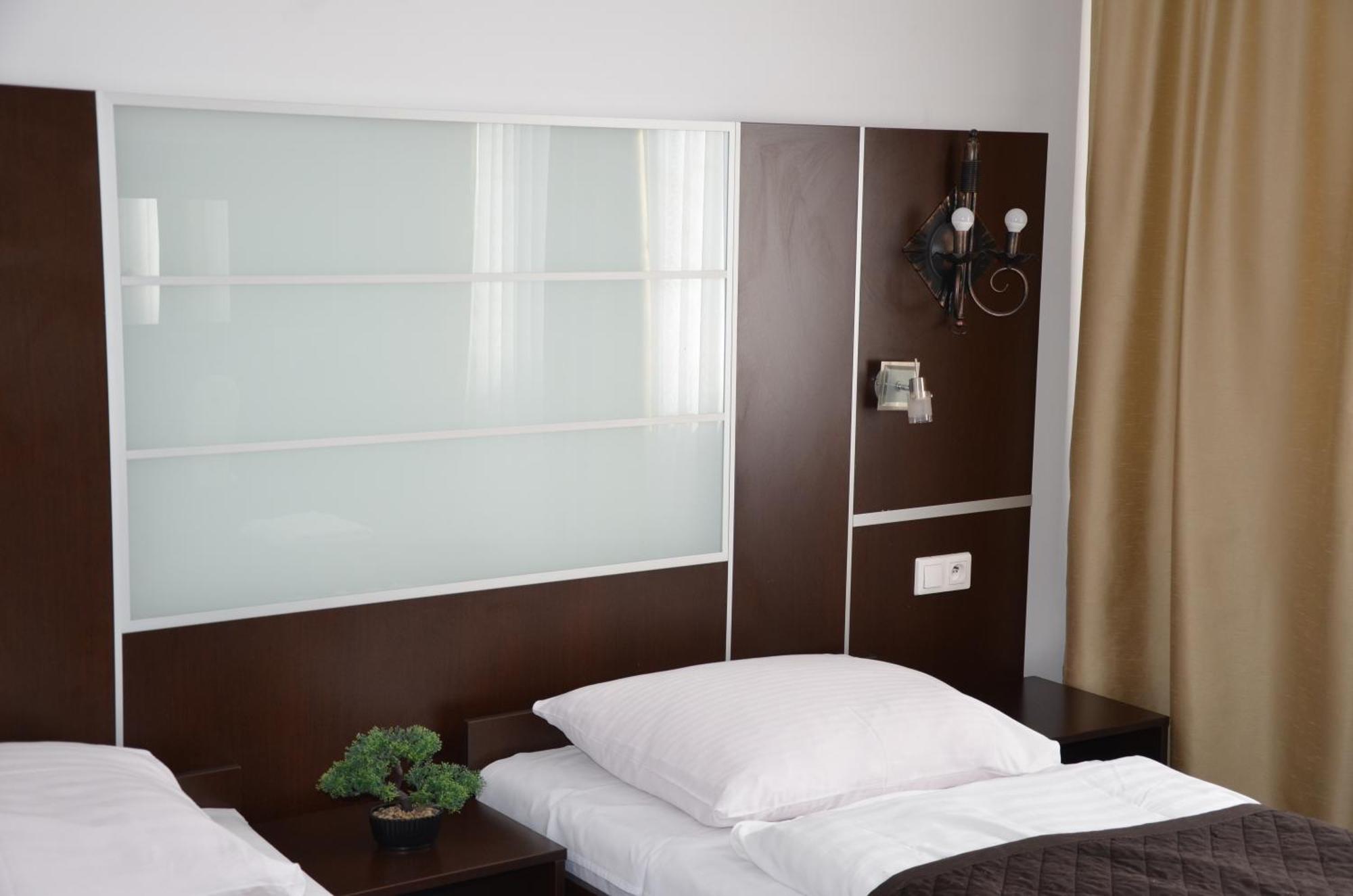 Hotel Junior 2 Cracovia Esterno foto