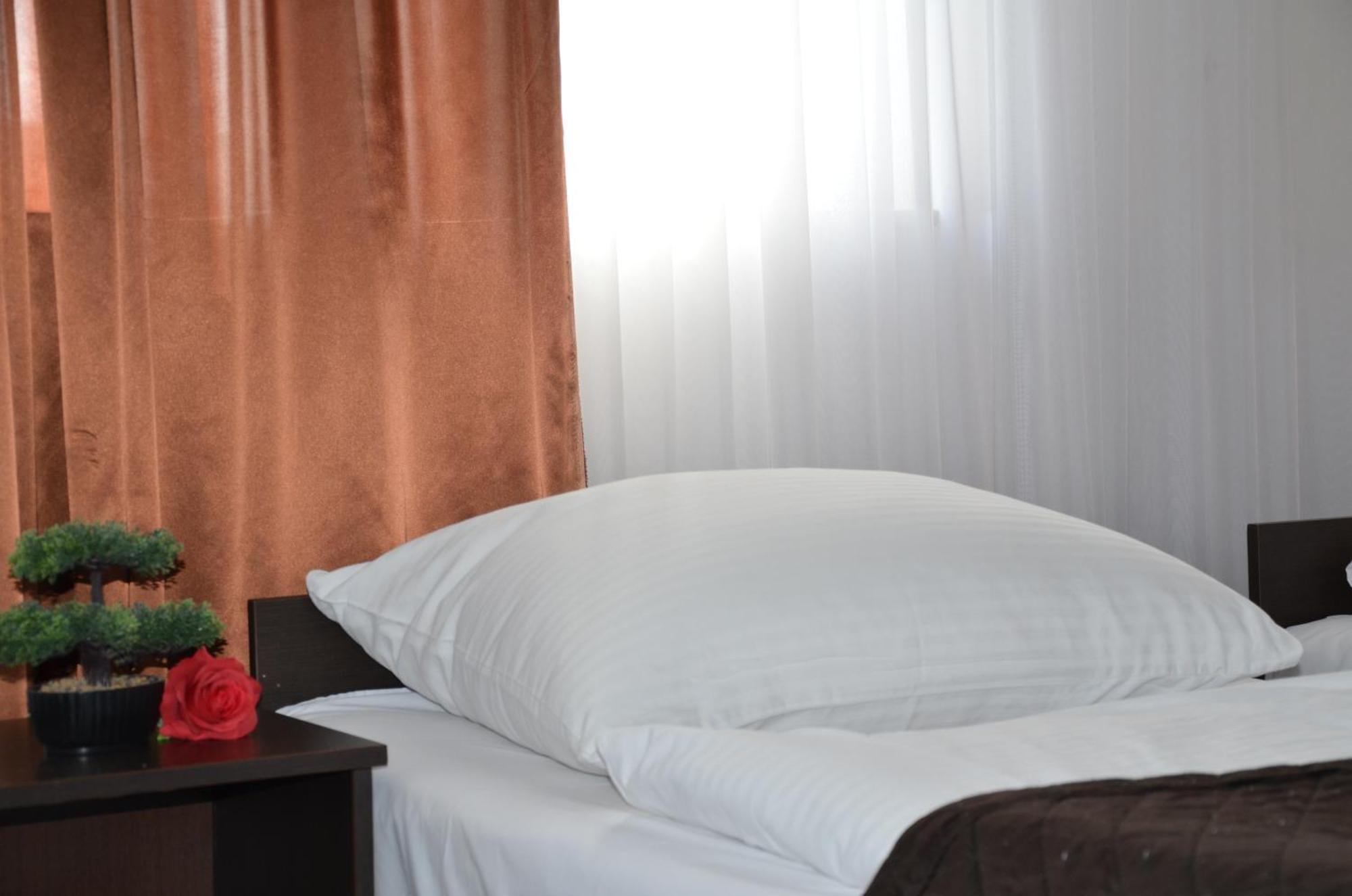 Hotel Junior 2 Cracovia Esterno foto